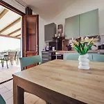 Panoramic With Private Pool Near
